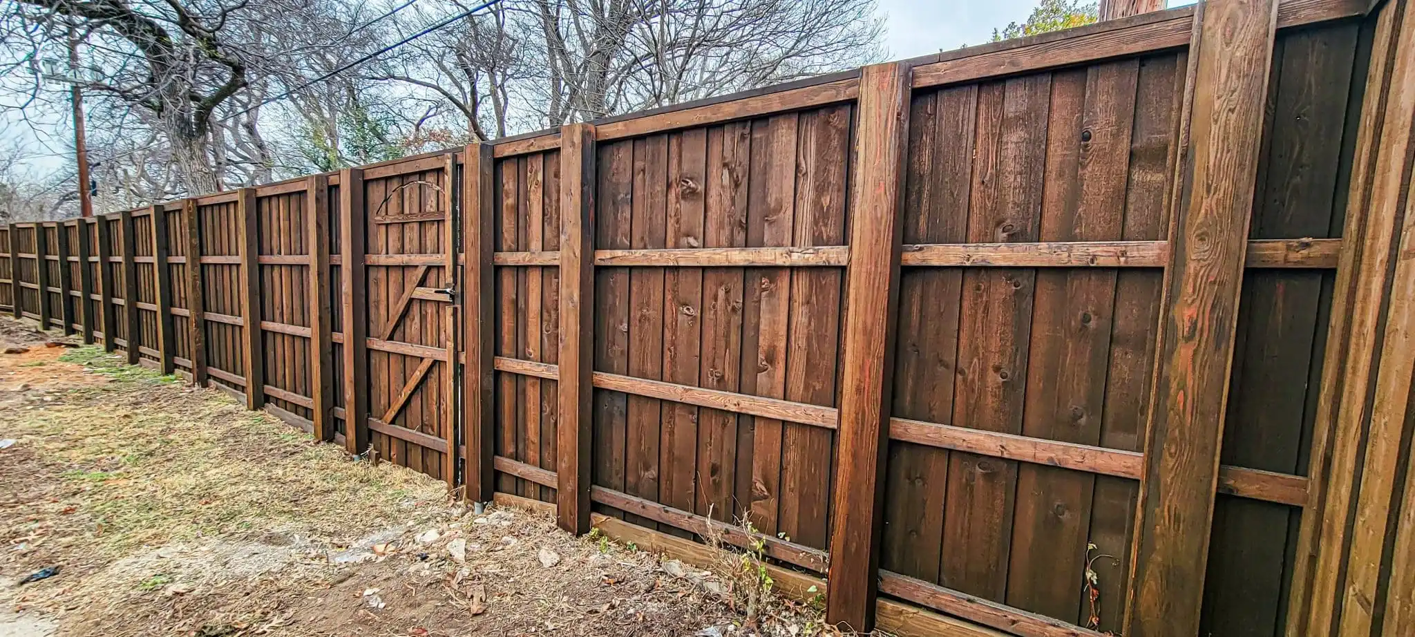 Sequoia 8 ft board on board cedar fence with cap and trim in DFW, photo 8