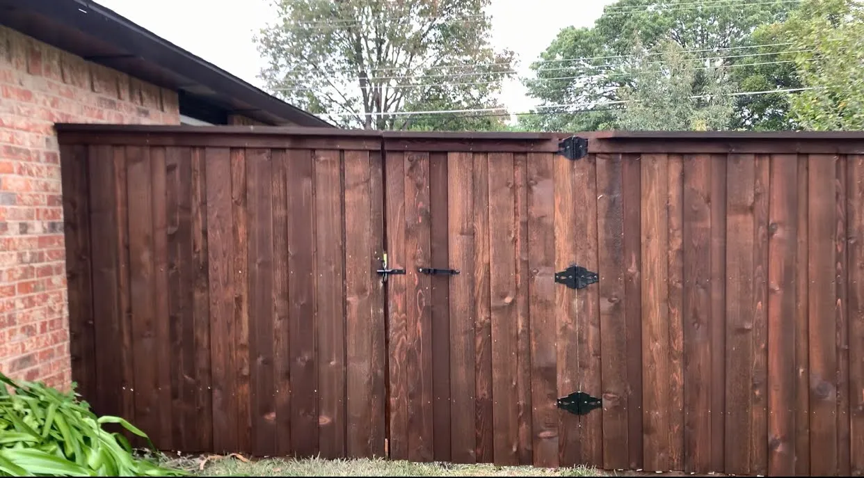 Shenandoah 6 ft board on board cedar fence in DFW, photo 6