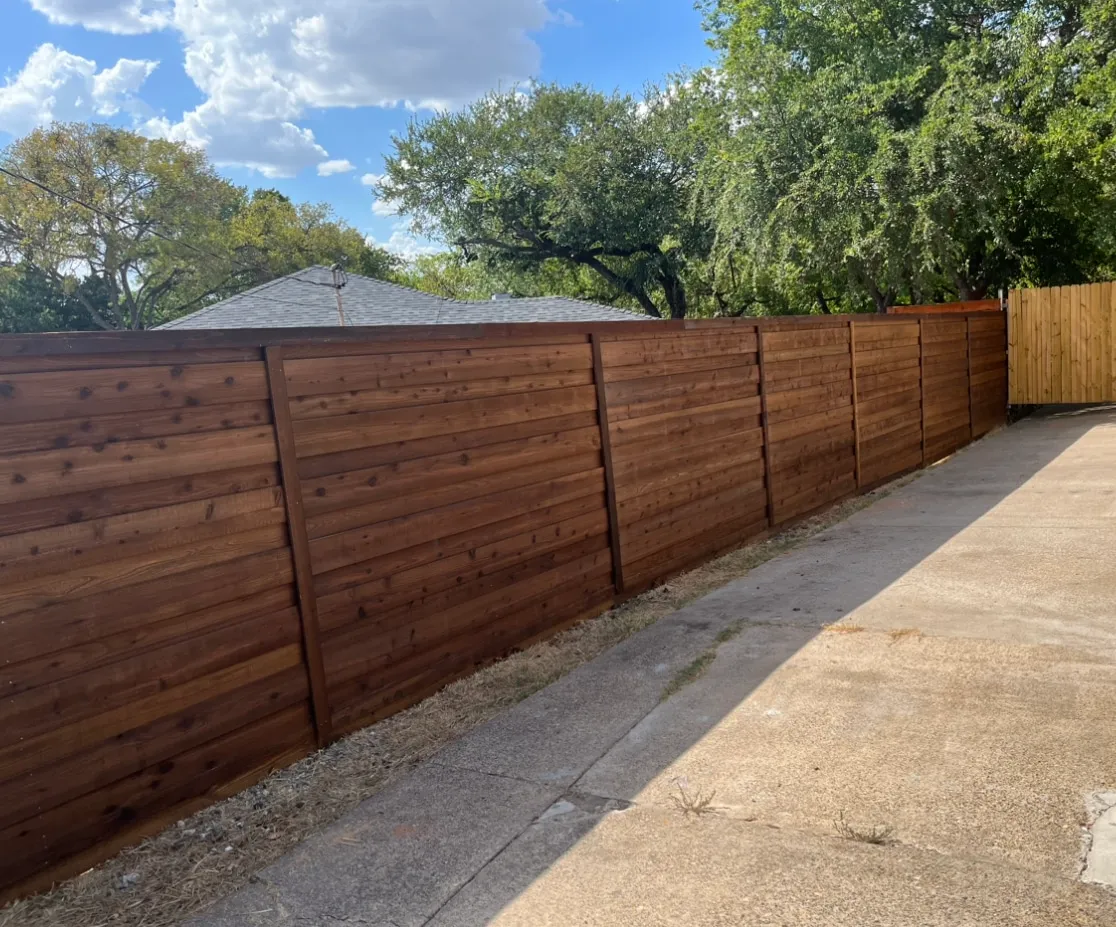 Encanto 6 ft horizontal board on board cedar fence in DFW, photo 7