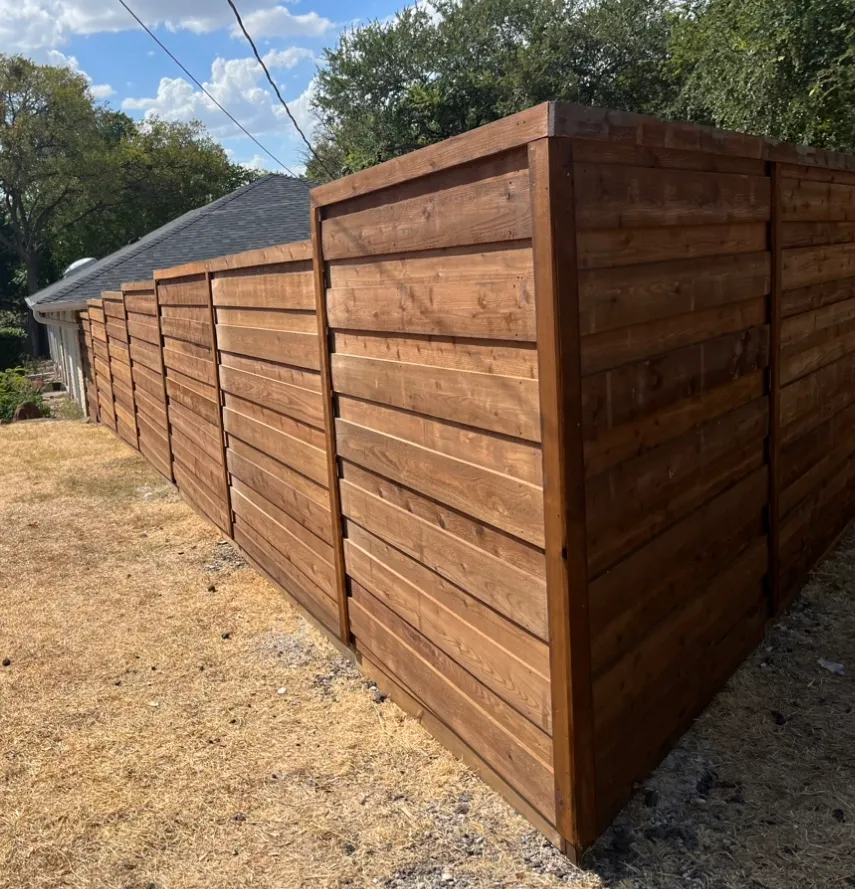 Encanto 6 ft horizontal board on board cedar fence in DFW, photo 6