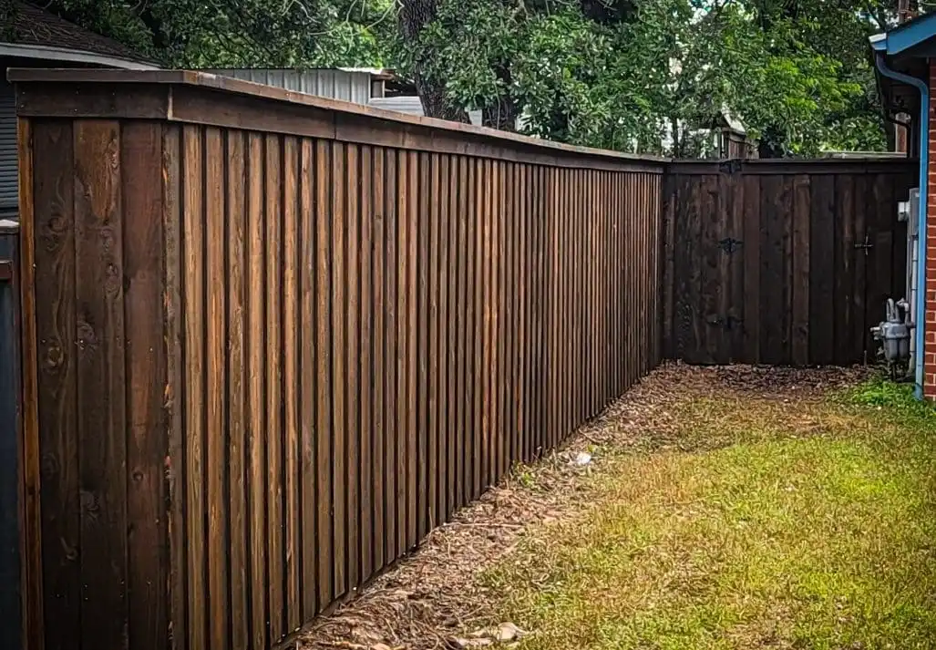 Shenandoah 6 ft board on board cedar fence in DFW, photo 8