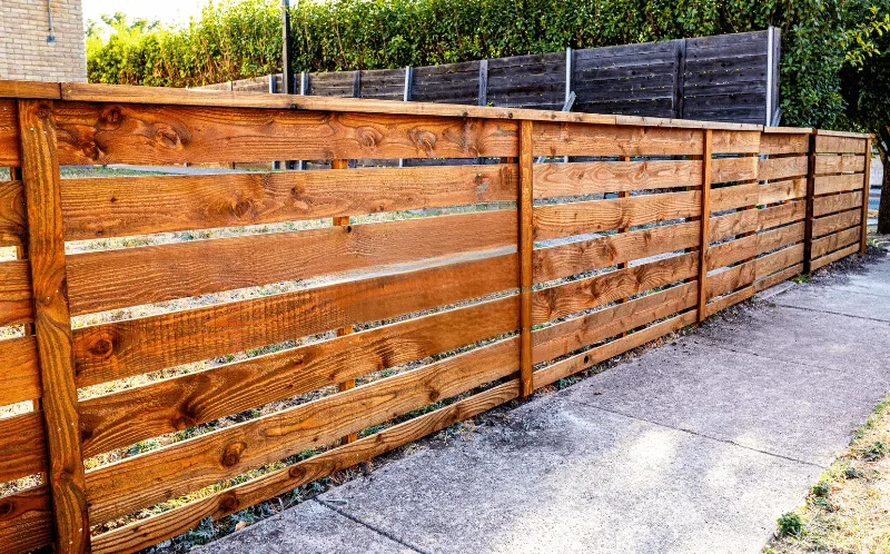 Cortado 4 ft horizontal cedar fence with cap